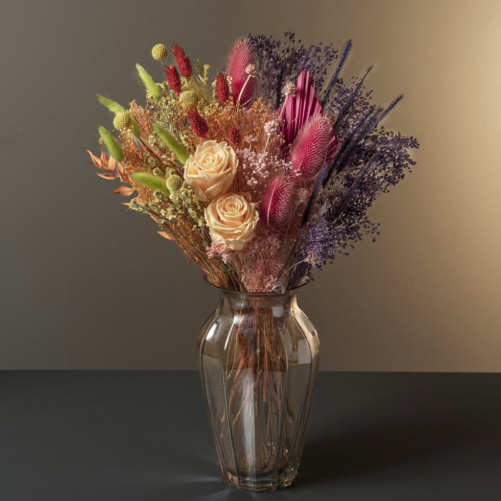 Dried Flowers vs Fresh Flowers: What are the Differences & Which