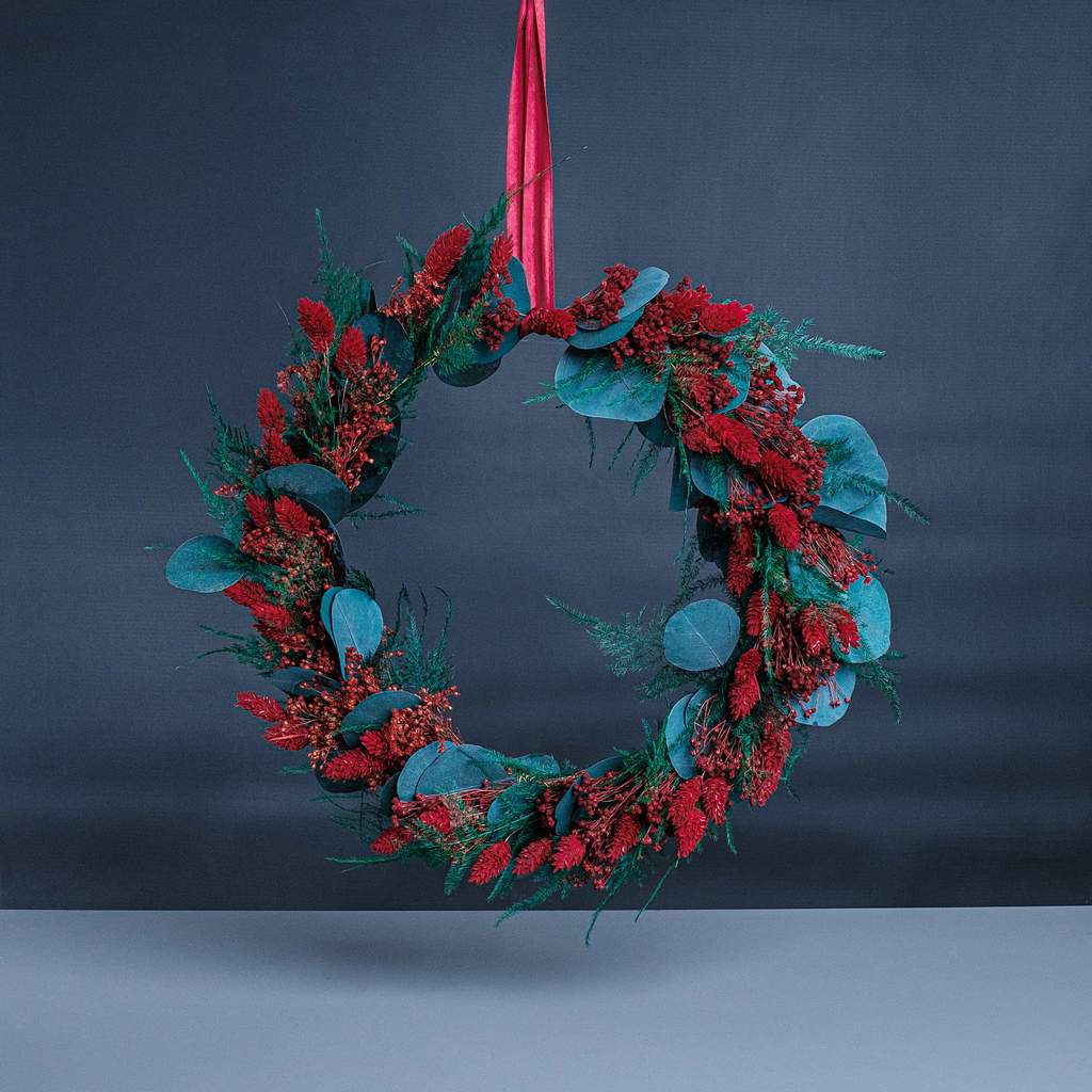 Christmas Floral Designs That Will Get You in That Festive Mood - Articl